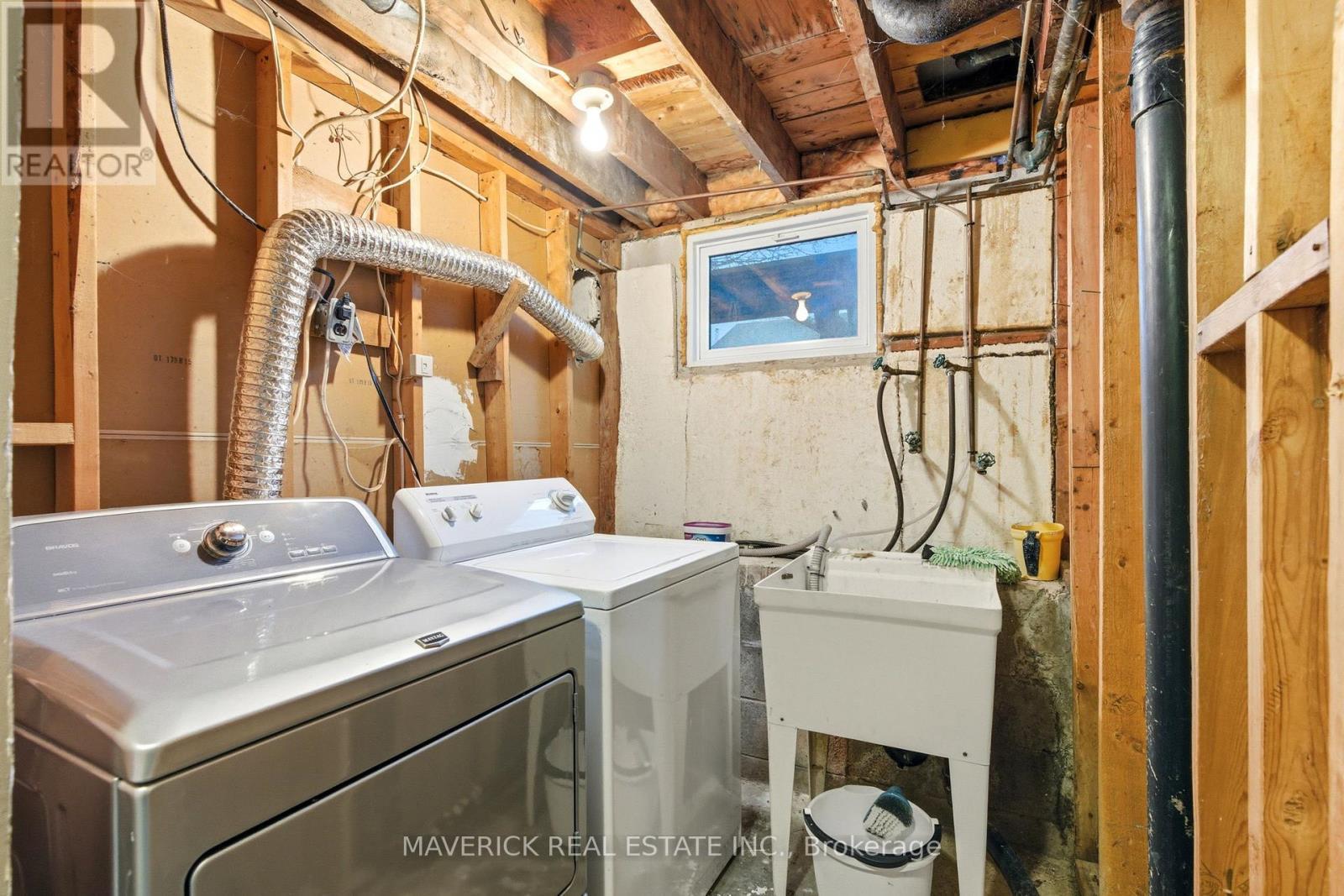 181 Picton Street W, Goderich (Goderich (Town)), ON - Indoor Photo Showing Laundry Room