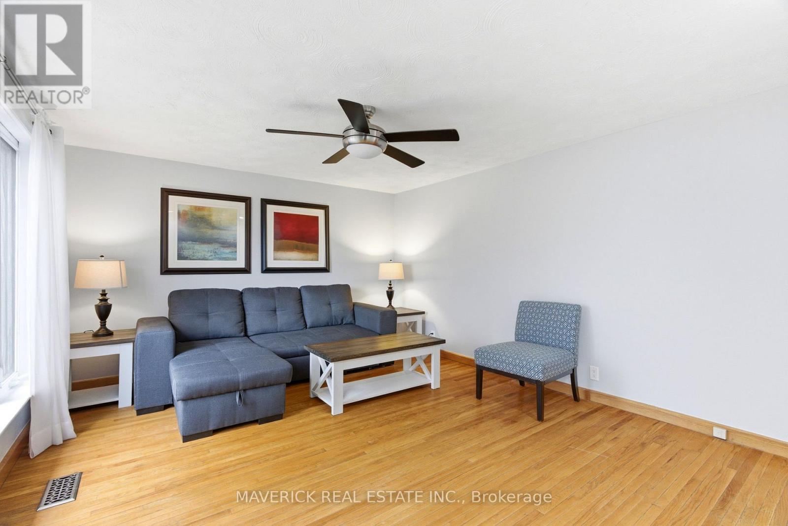 181 Picton Street W, Goderich (Goderich (Town)), ON - Indoor Photo Showing Living Room