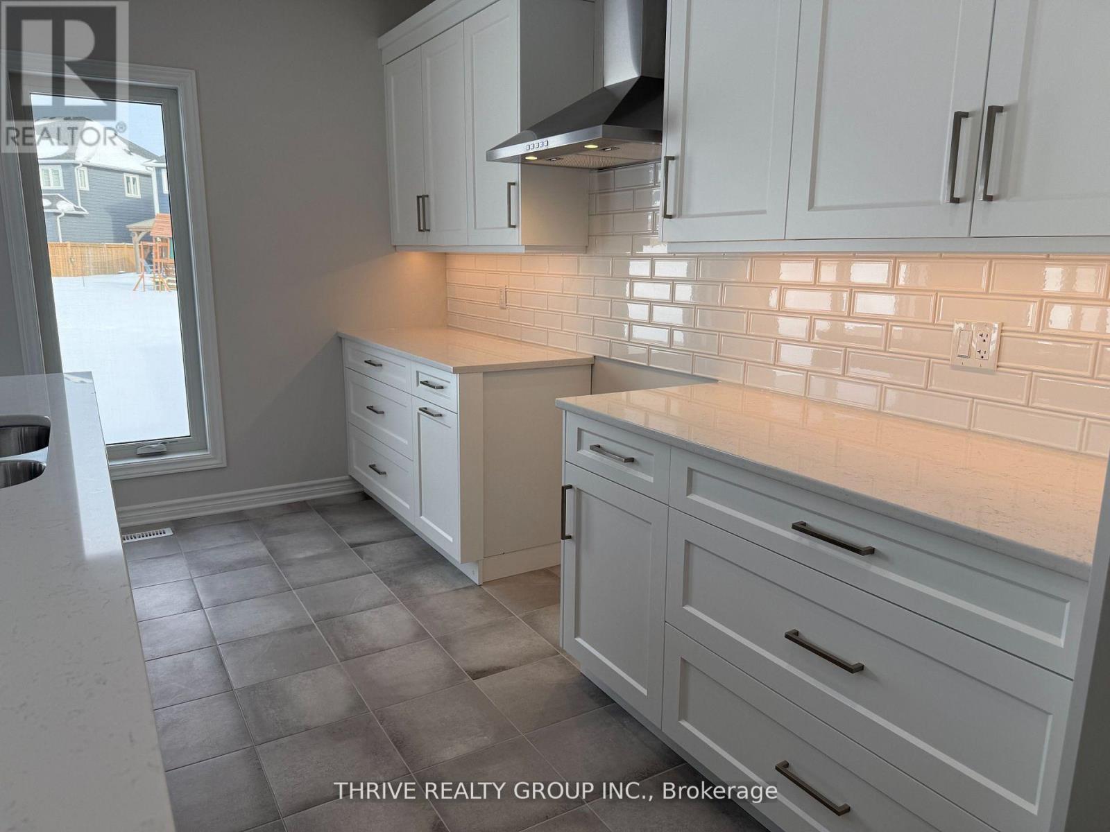 64 Basil Crescent, Middlesex Centre (Ilderton), ON - Indoor Photo Showing Kitchen