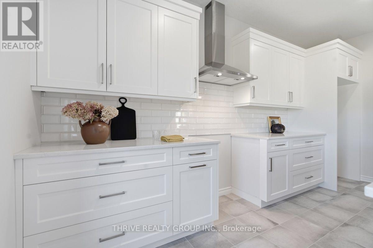 64 Basil Crescent, Middlesex Centre (Ilderton), ON - Indoor Photo Showing Kitchen