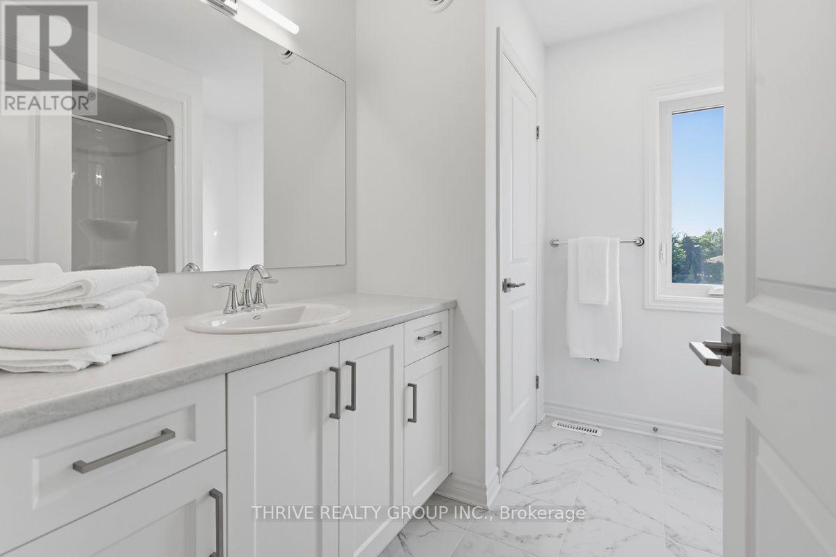 64 Basil Crescent, Middlesex Centre (Ilderton), ON - Indoor Photo Showing Bathroom