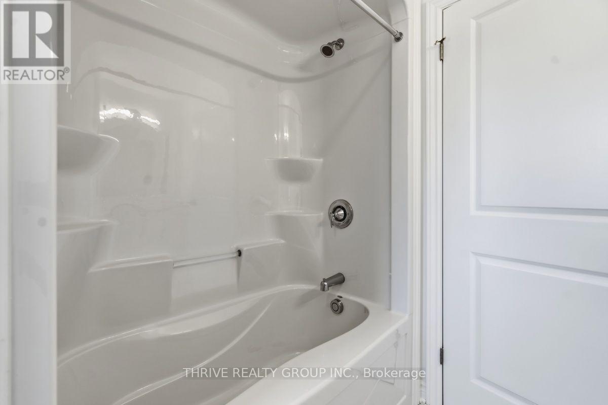 64 Basil Crescent, Middlesex Centre (Ilderton), ON - Indoor Photo Showing Bathroom