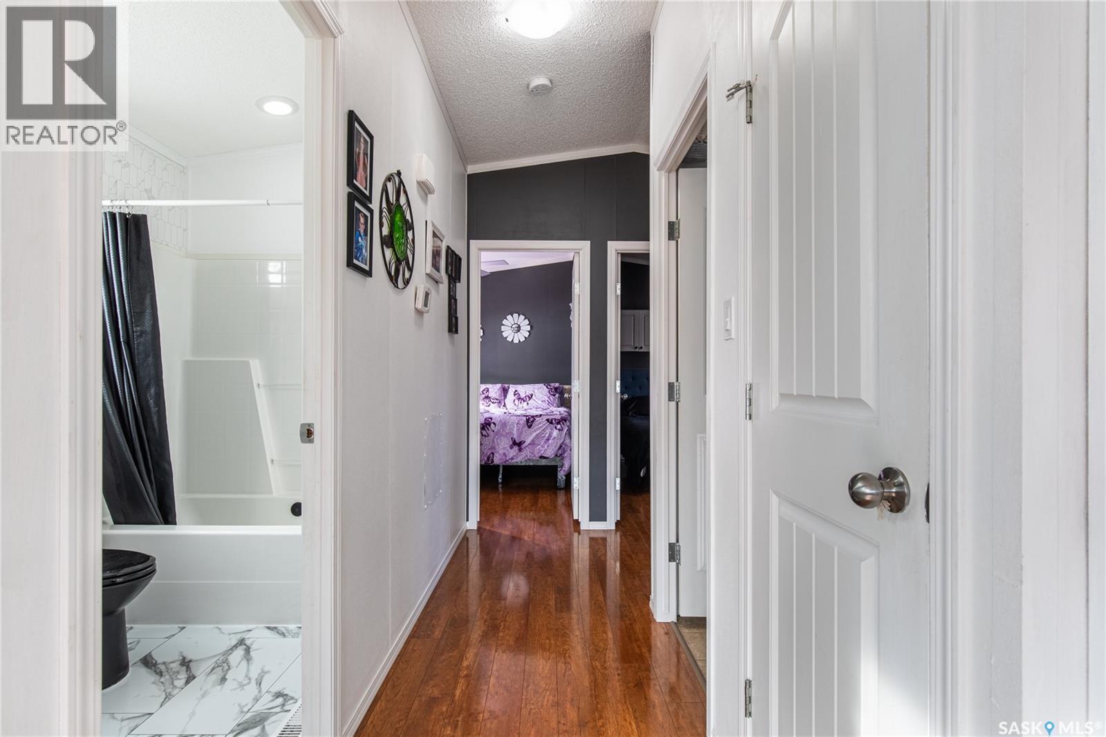 130 Marine Drive, South Lake, SK - Indoor Photo Showing Other Room