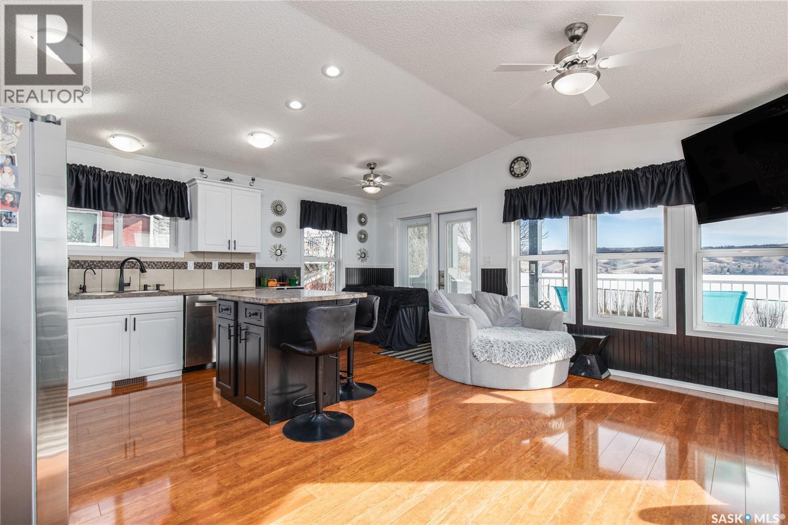 130 Marine Drive, South Lake, SK - Indoor