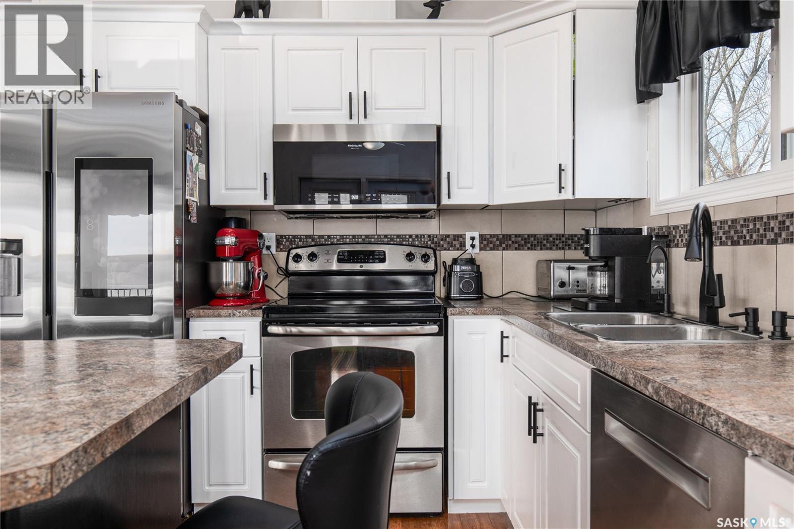 130 Marine Drive, South Lake, SK - Indoor Photo Showing Kitchen With Double Sink