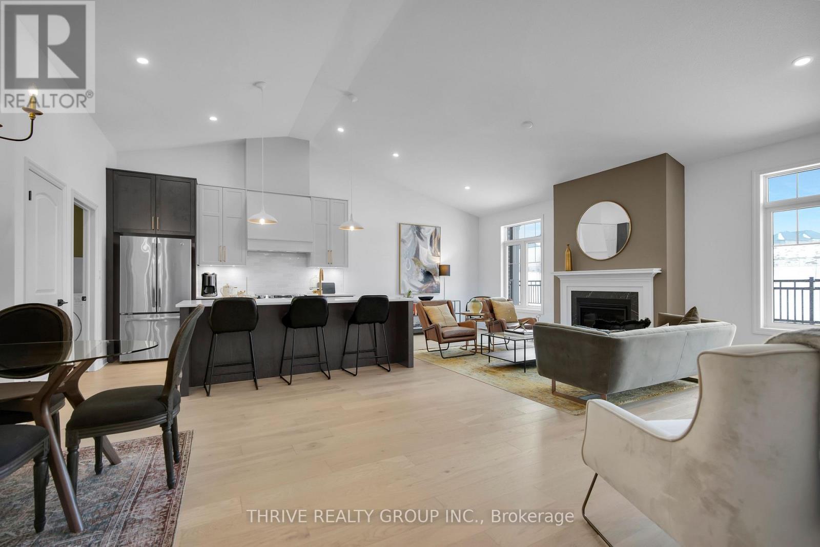 15 - 1080 Upperpoint Avenue, London South (South B), ON - Indoor With Fireplace