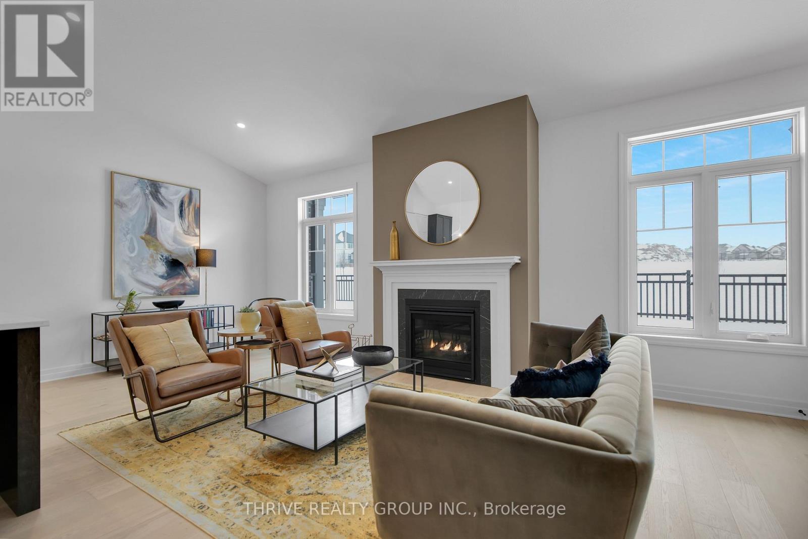 15 - 1080 Upperpoint Avenue, London South (South B), ON - Indoor Photo Showing Living Room With Fireplace