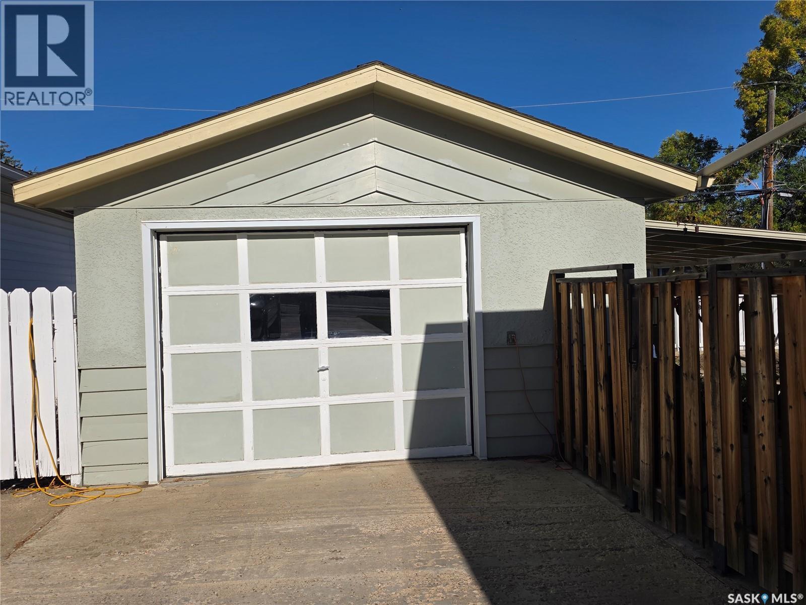 464 Macdonald Drive, Swift Current, SK - Outdoor With Exterior