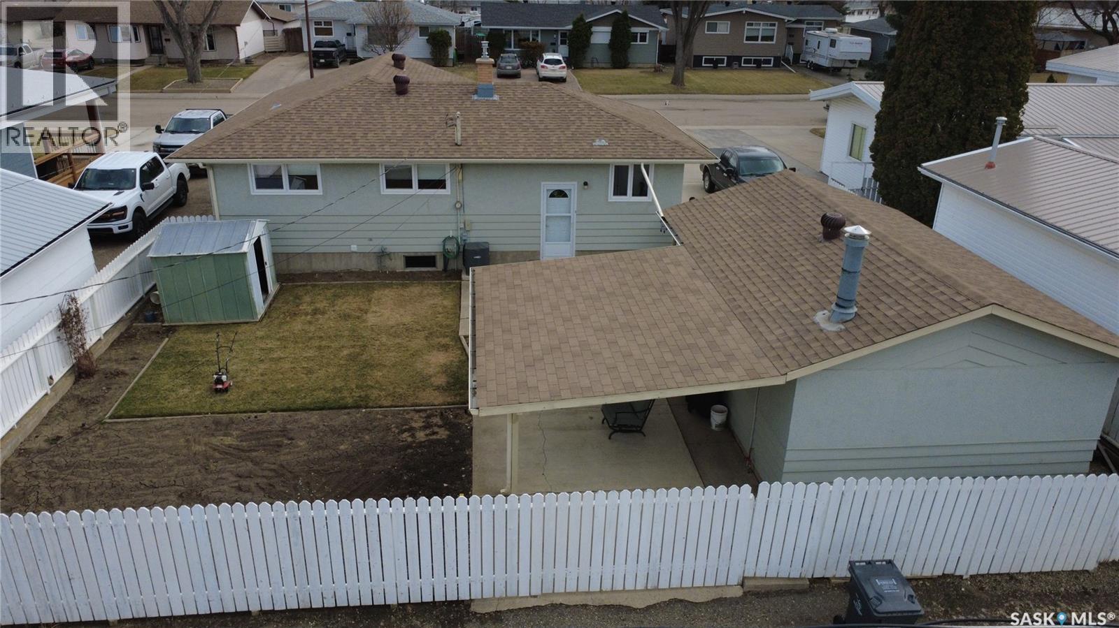 464 Macdonald Drive, Swift Current, SK - Outdoor With Exterior