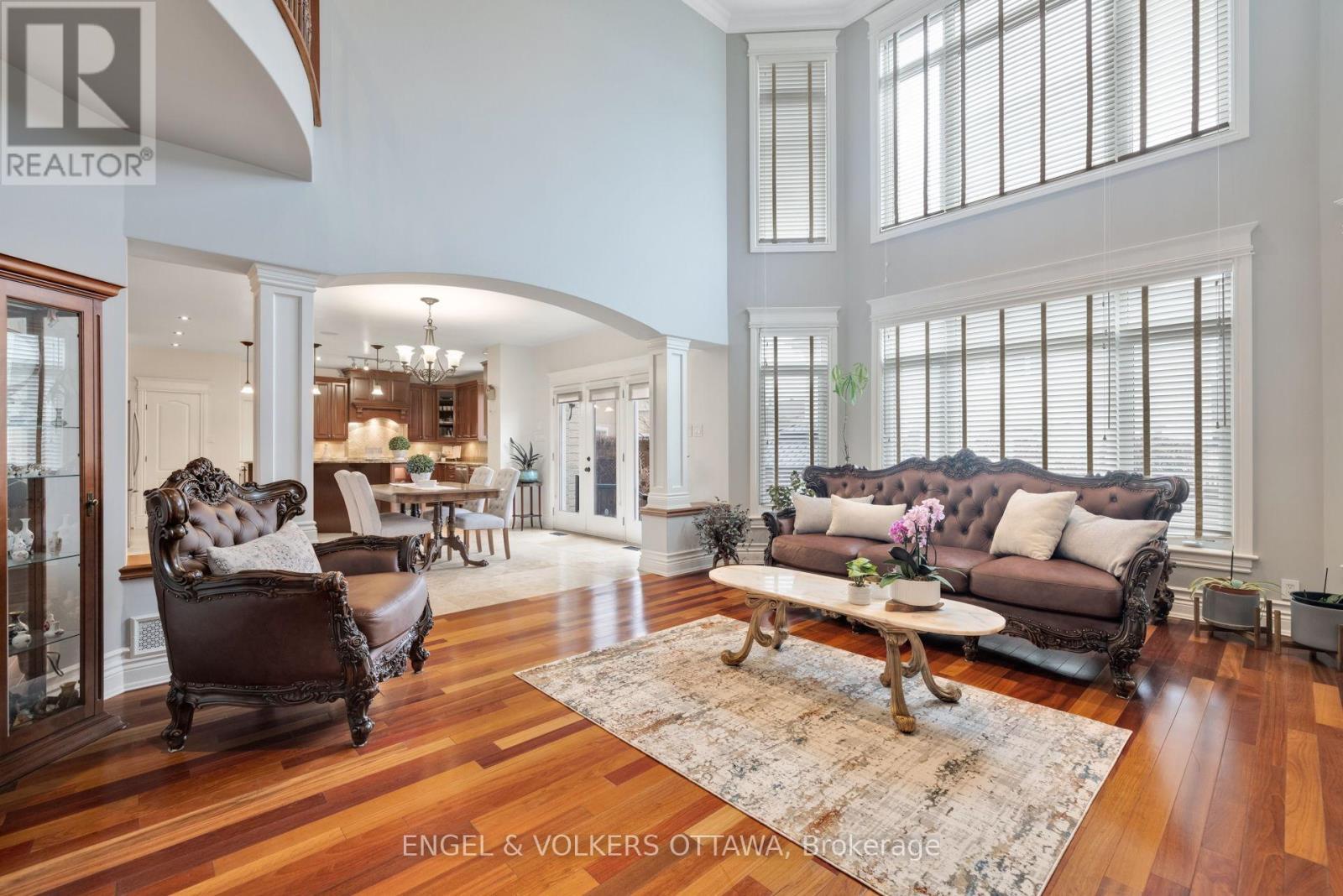 453 Rahul Crescent, Ottawa, ON - Indoor Photo Showing Living Room