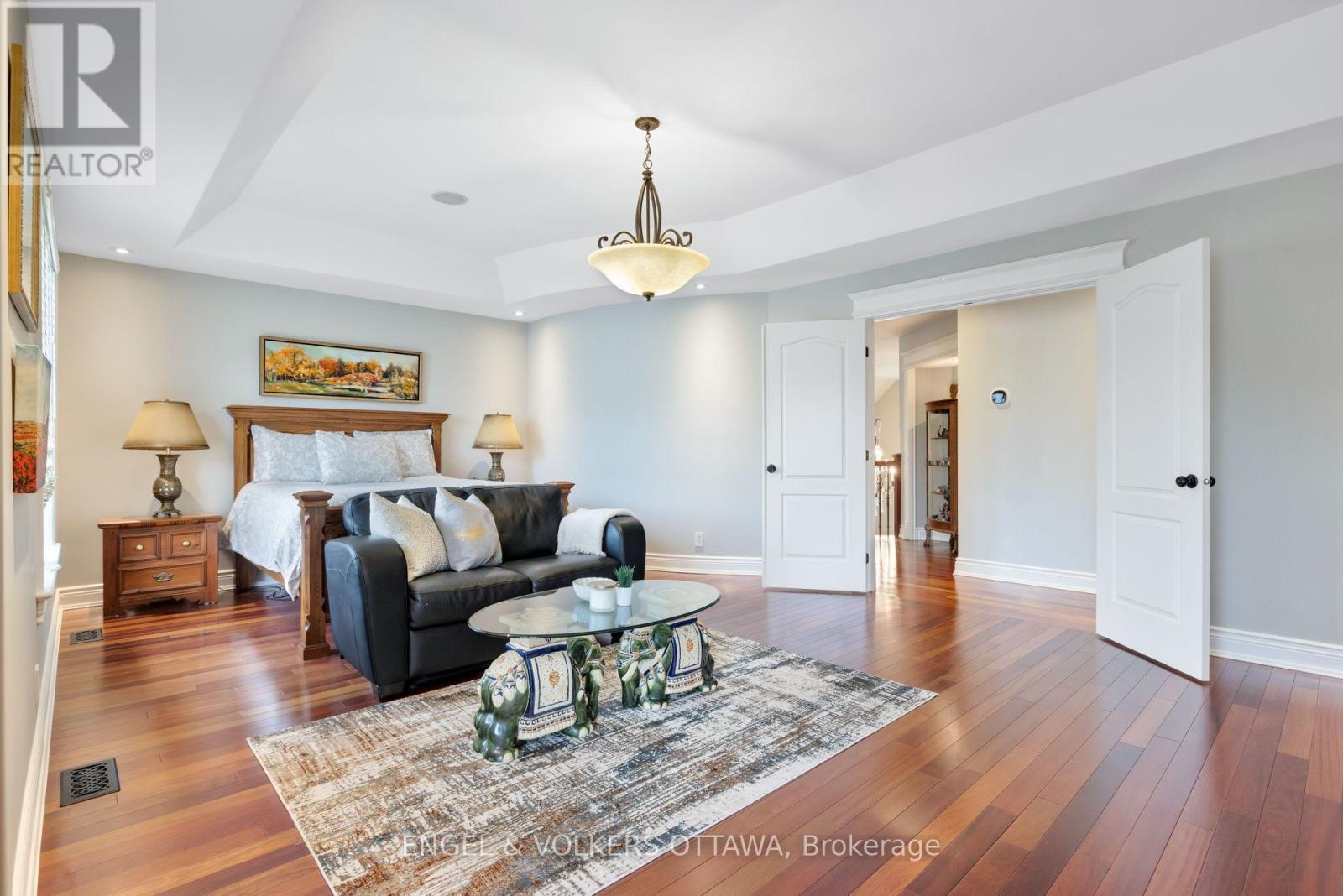 453 Rahul Crescent, Ottawa, ON - Indoor Photo Showing Living Room