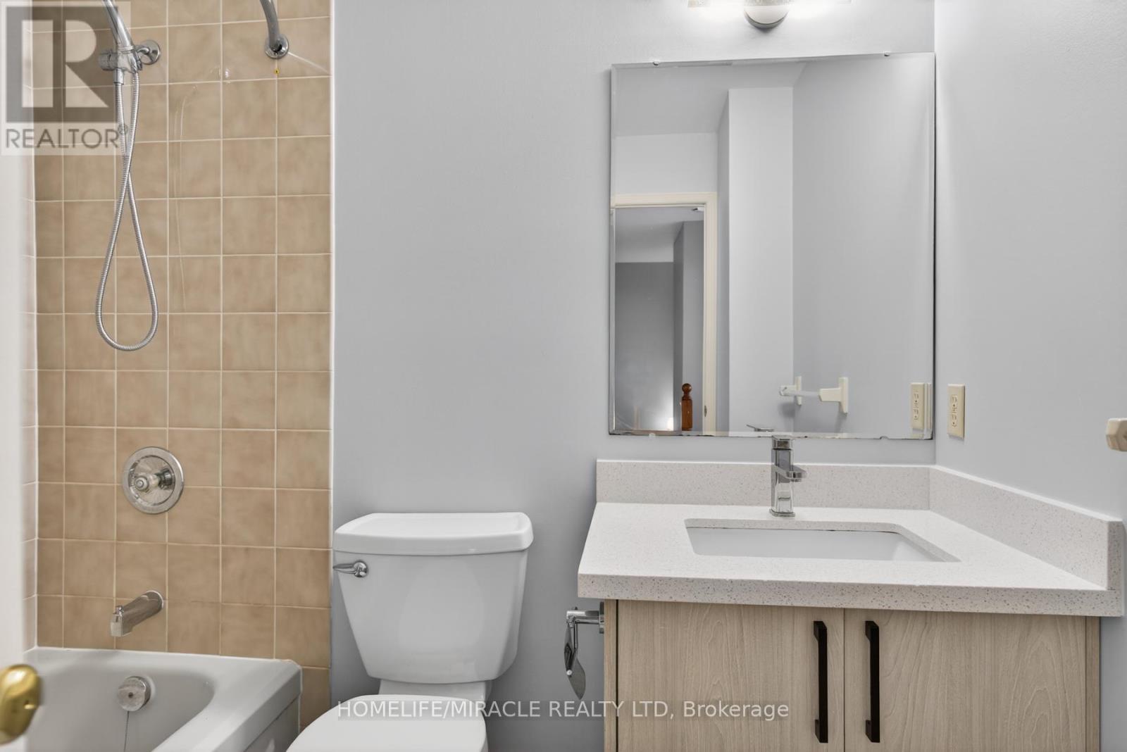 32 - 36 Champlain Crescent, Peterborough, ON - Indoor Photo Showing Bathroom