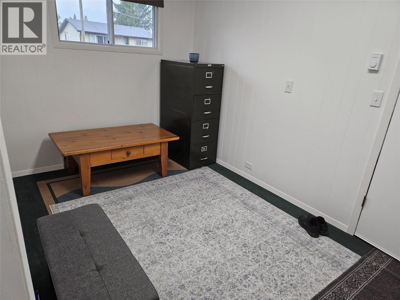 301 5Th Street Nw, Nakusp, BC - Indoor Photo Showing Other Room