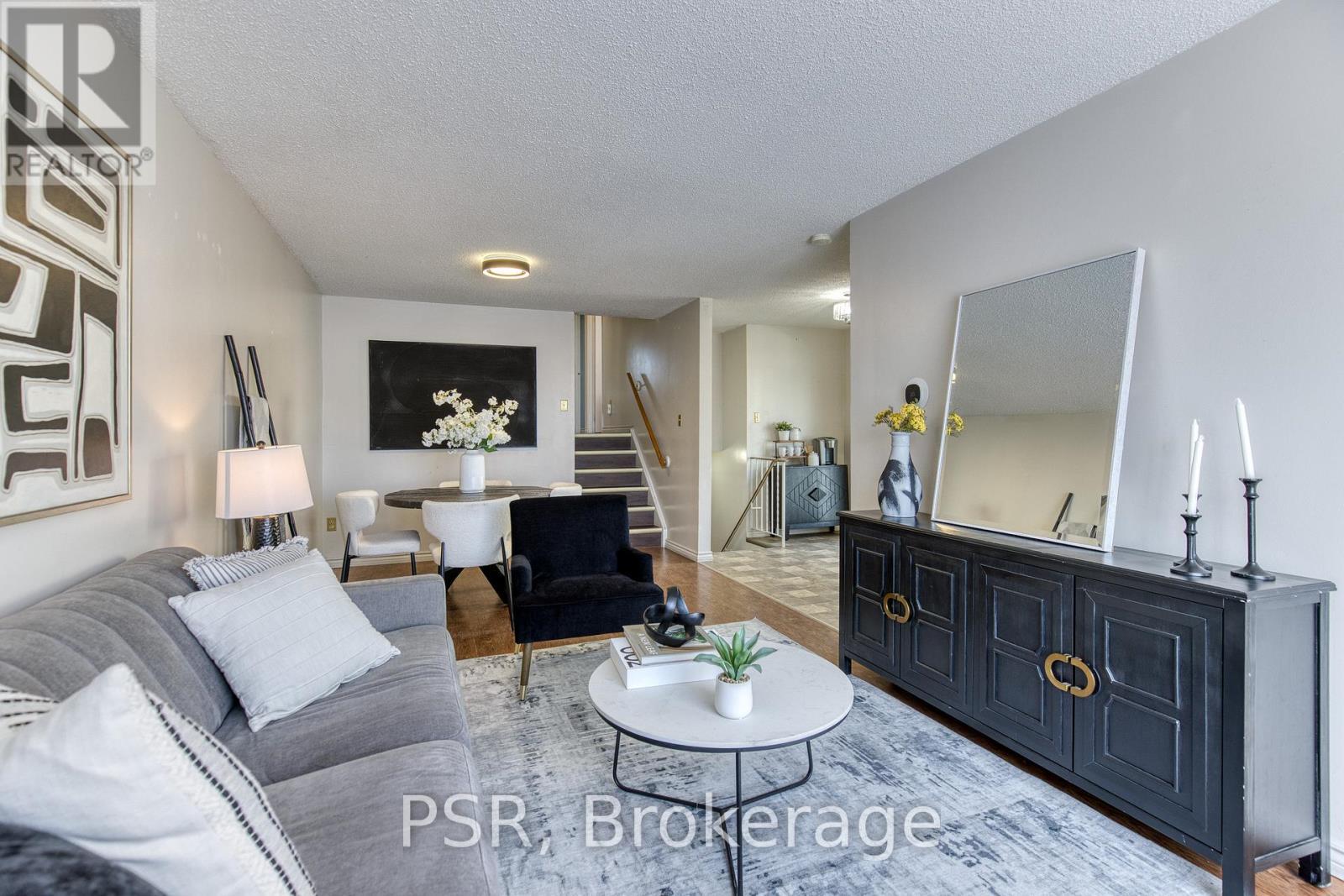 231 Heritage Drive, Kitchener, ON - Indoor Photo Showing Living Room