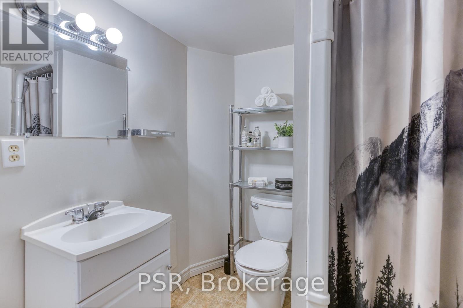 231 Heritage Drive, Kitchener, ON - Indoor Photo Showing Bathroom