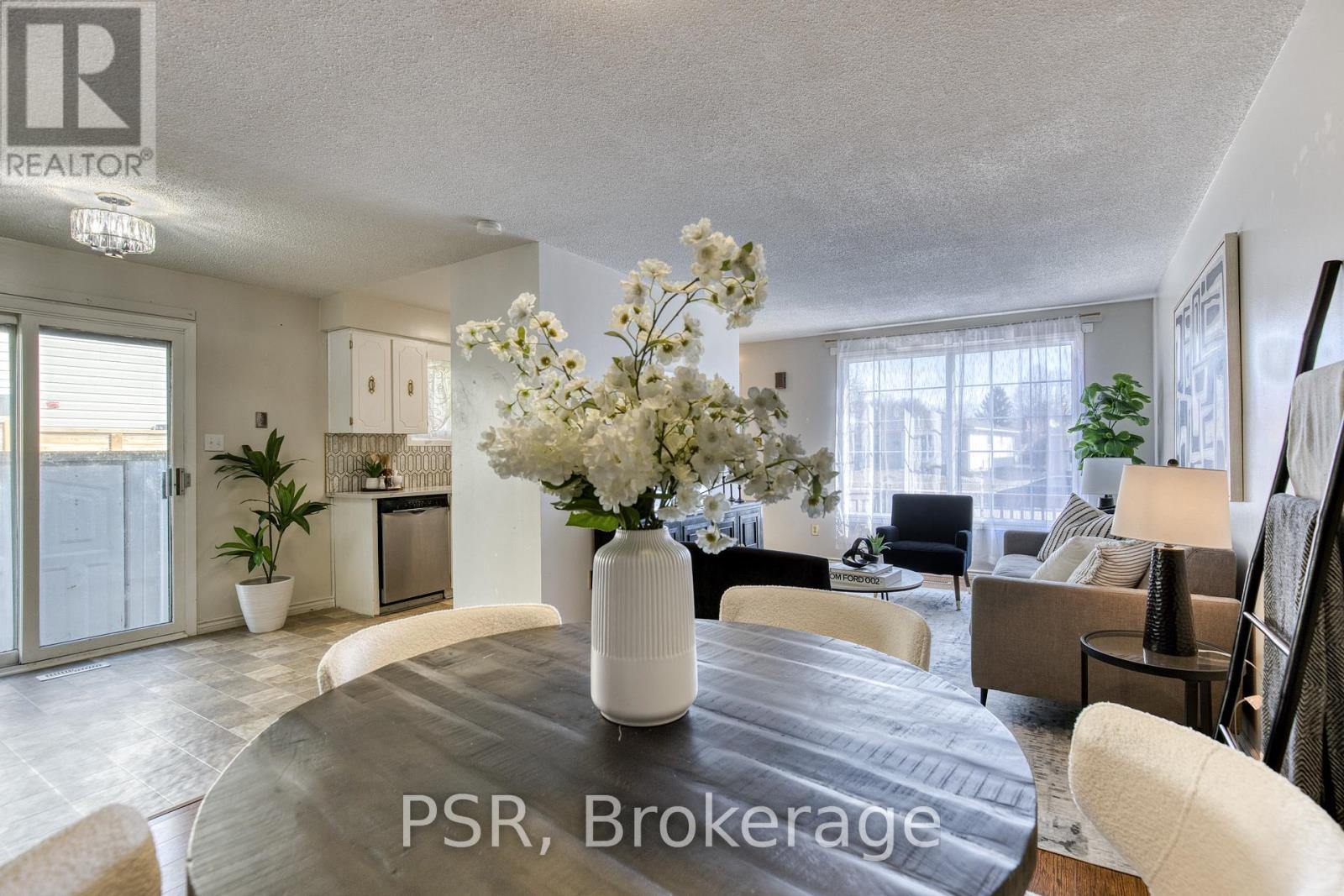 231 Heritage Drive, Kitchener, ON - Indoor