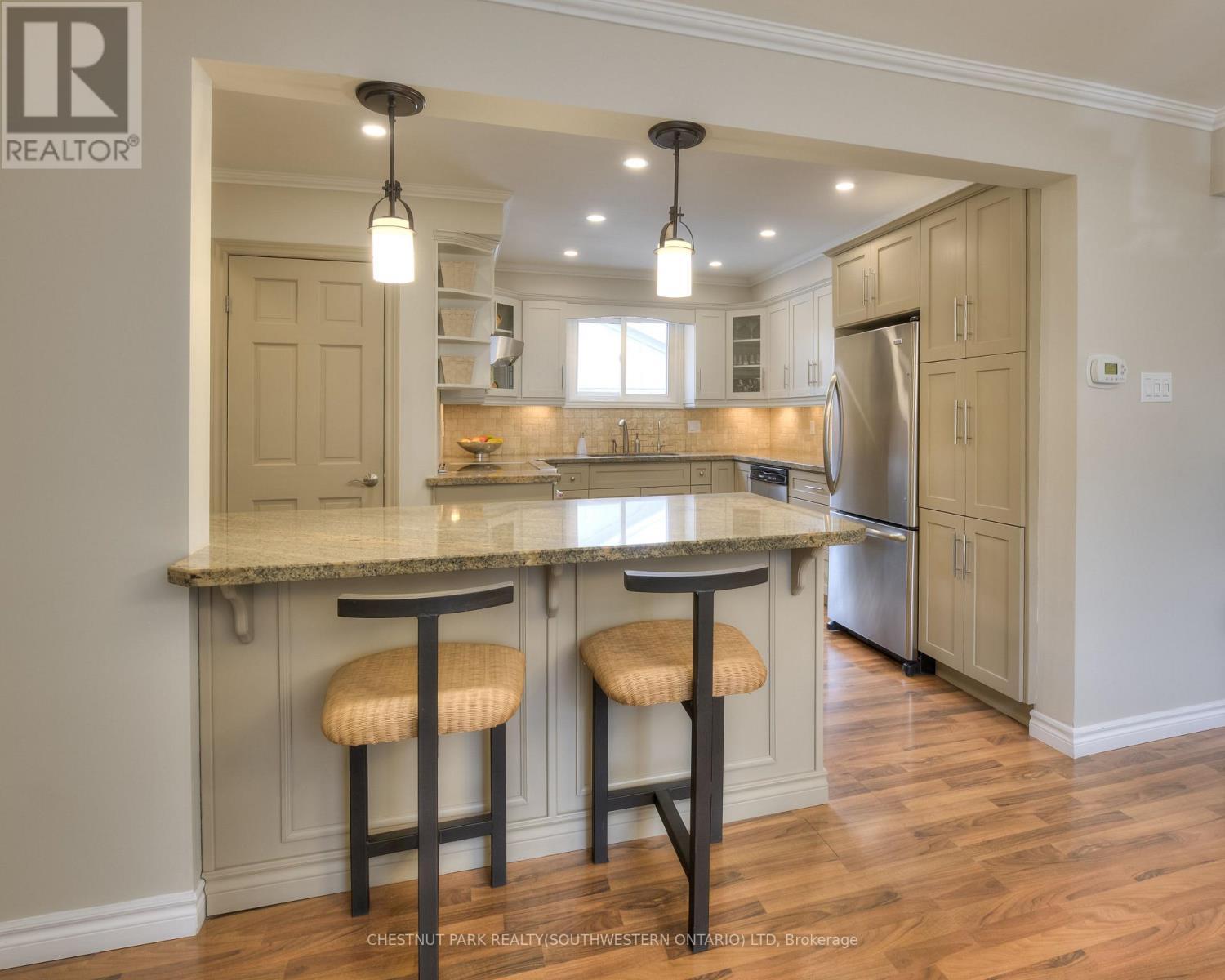 42 Culpepper Drive, Waterloo, ON - Indoor Photo Showing Kitchen With Upgraded Kitchen