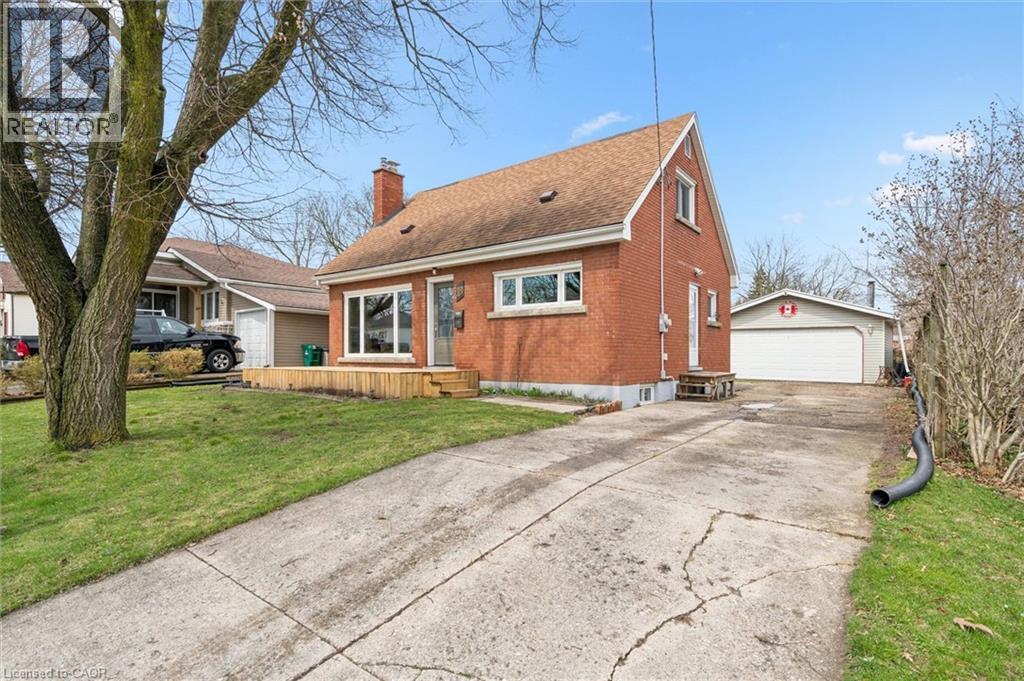 18 Close Avenue, Cambridge, ON - Outdoor
