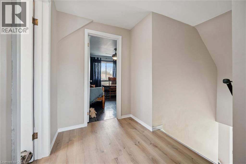 18 Close Avenue, Cambridge, ON - Indoor Photo Showing Other Room