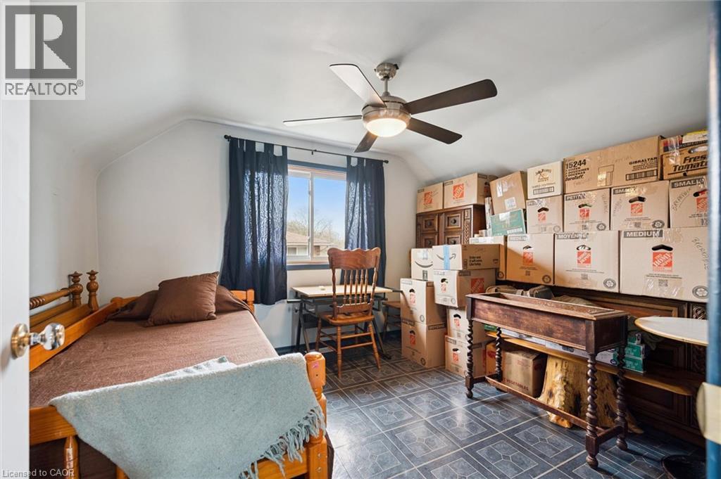 18 Close Avenue, Cambridge, ON - Indoor