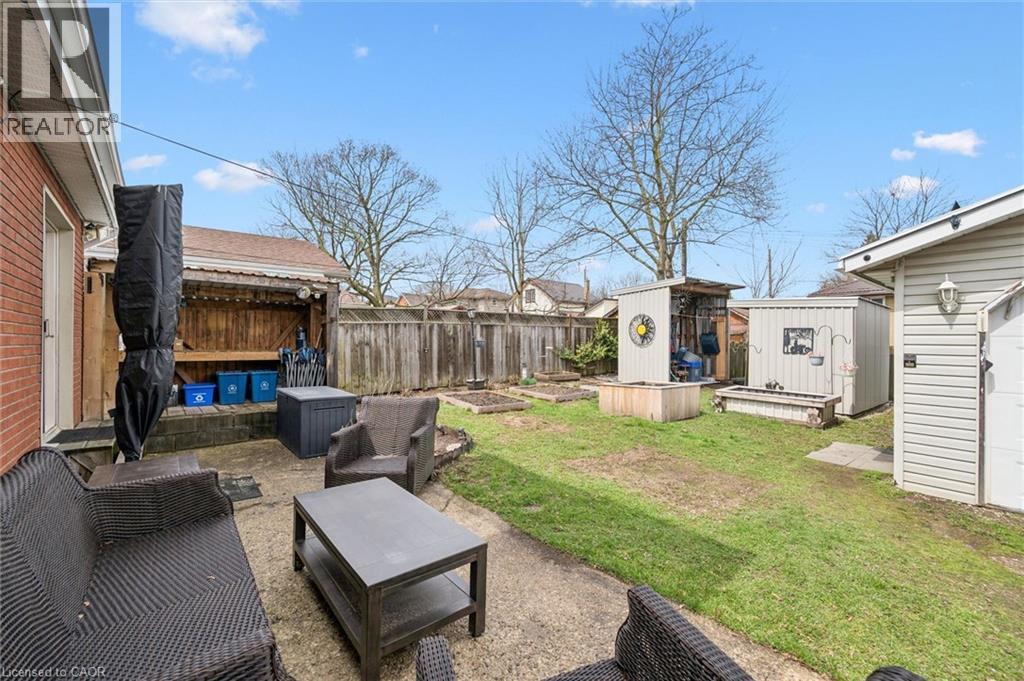 18 Close Avenue, Cambridge, ON - Outdoor