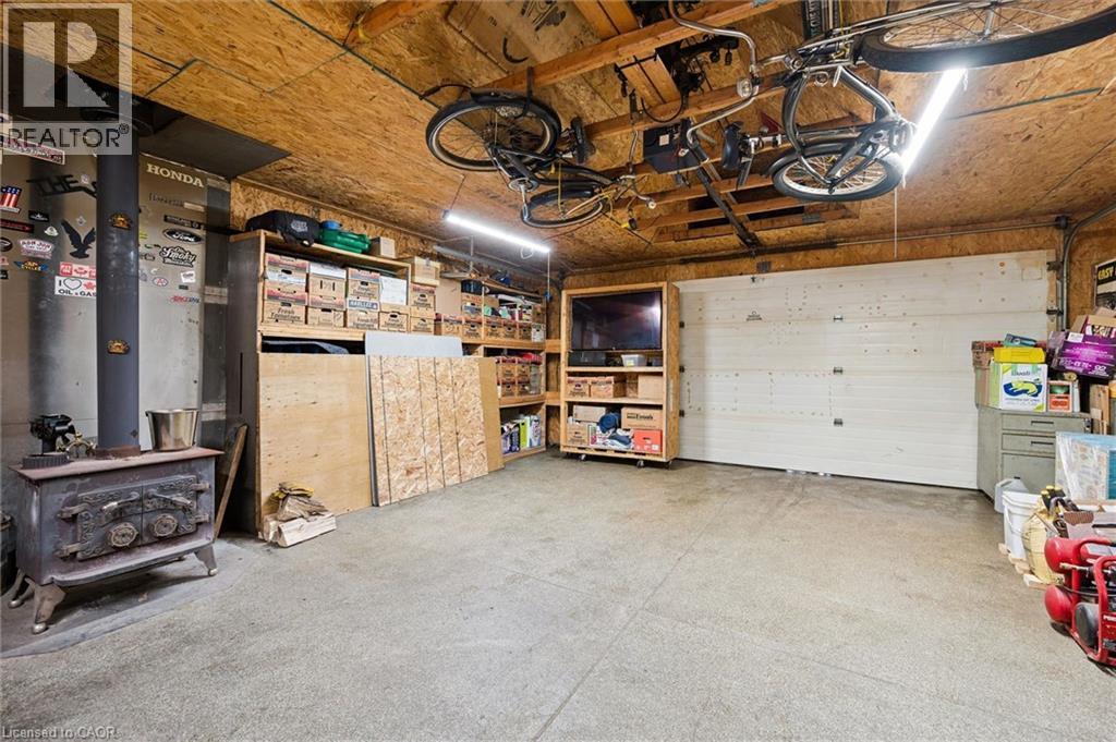 18 Close Avenue, Cambridge, ON - Indoor Photo Showing Garage