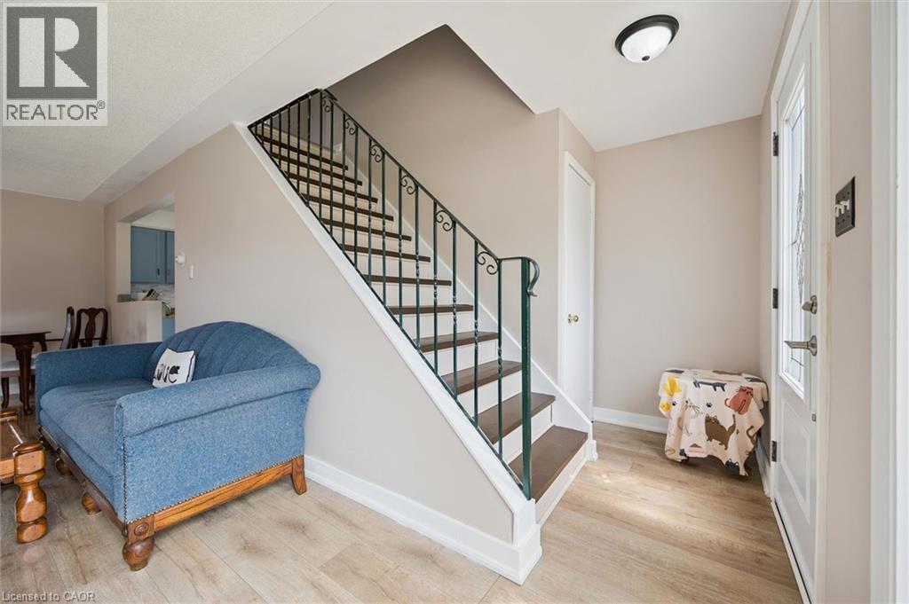 18 Close Avenue, Cambridge, ON - Indoor