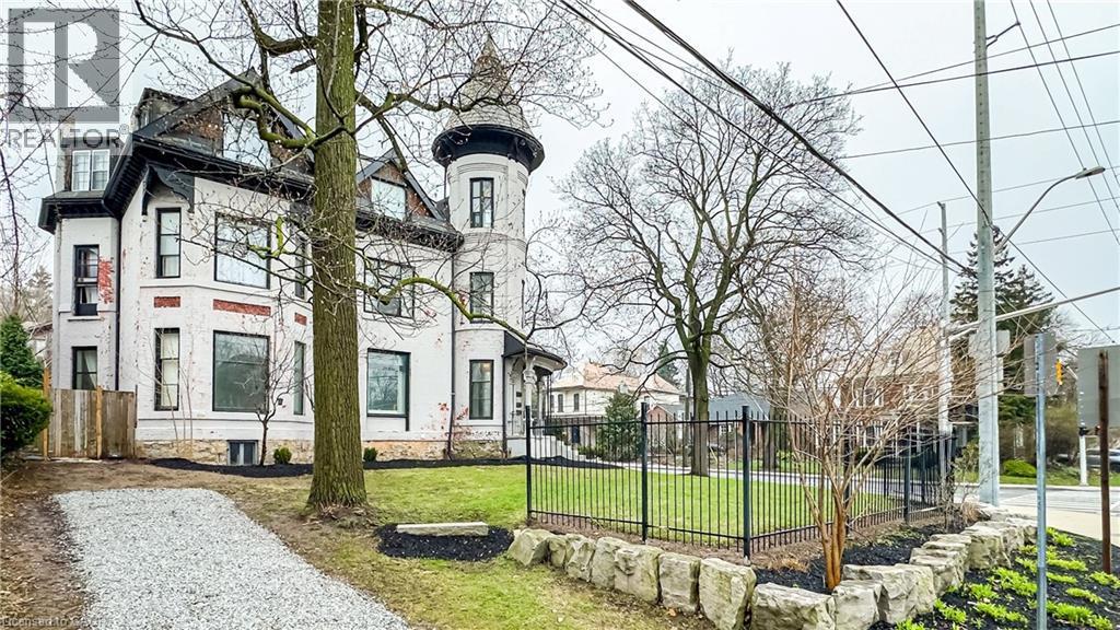 Aberdeen view with driveway for 2 car tandem - 347 Queen Street S, Hamilton, ON - Outdoor