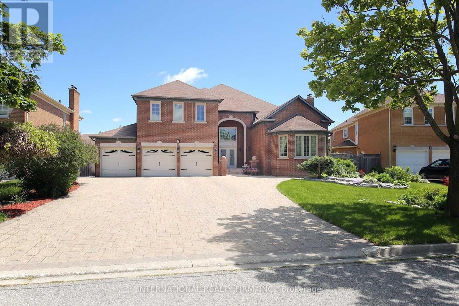 7 Elderwood Drive, Richmond Hill, ON - Outdoor With Facade