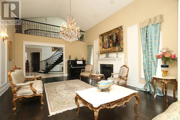 7 Elderwood Drive, Richmond Hill, ON - Indoor