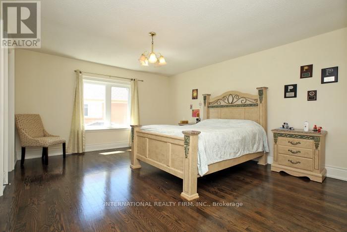 7 Elderwood Drive, Richmond Hill, ON - Indoor Photo Showing Bedroom