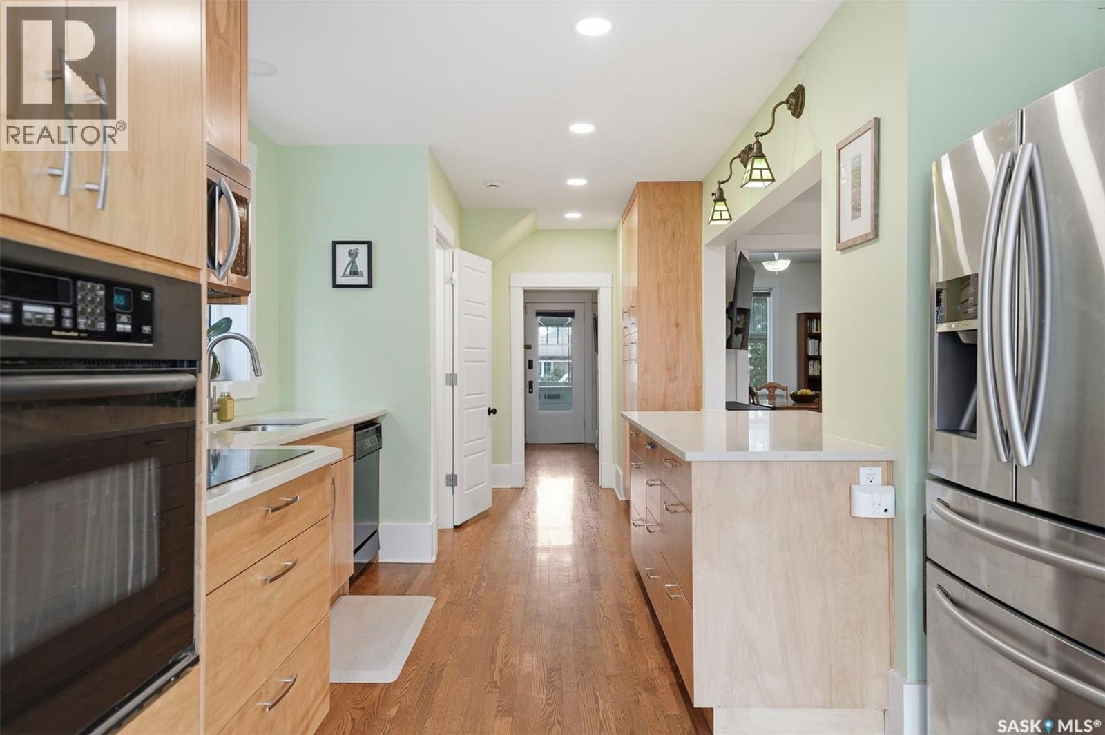 428 6Th Street E, Saskatoon, SK - Indoor Photo Showing Kitchen