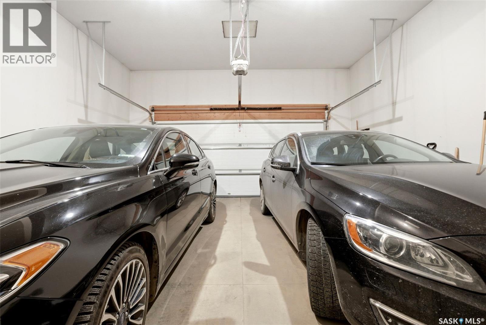 4757 Skinner Crescent, Regina, SK - Indoor Photo Showing Garage