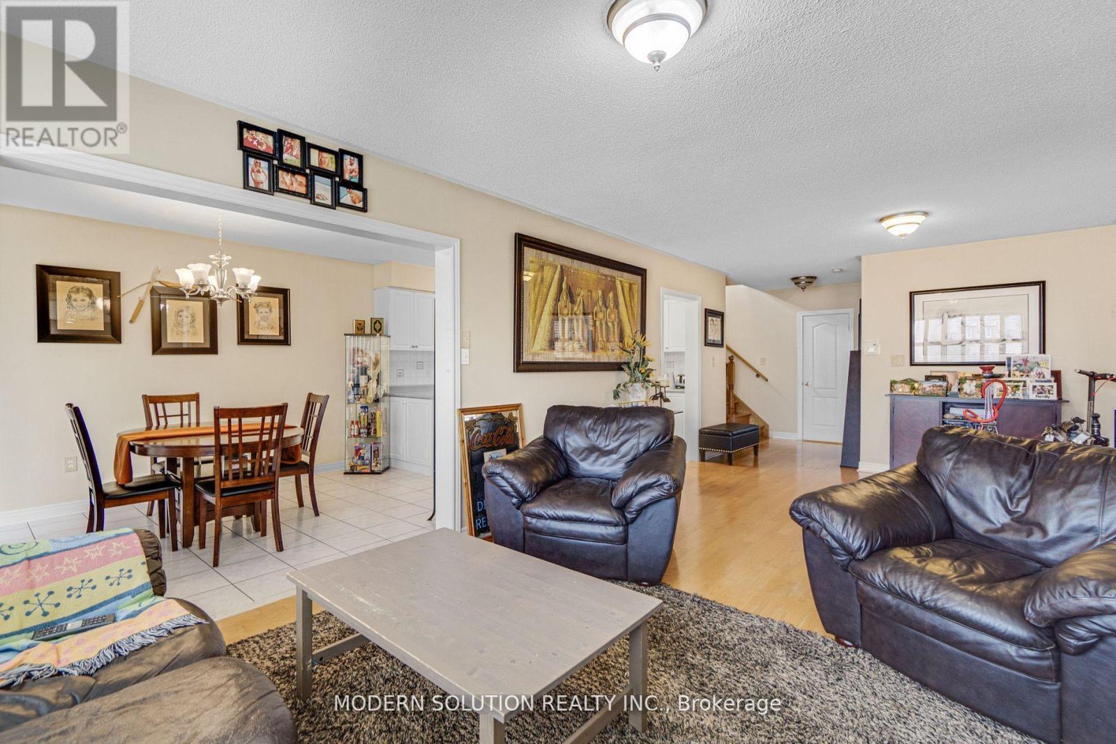 552 Wildgrass Road, Mississauga, ON - Indoor Photo Showing Living Room