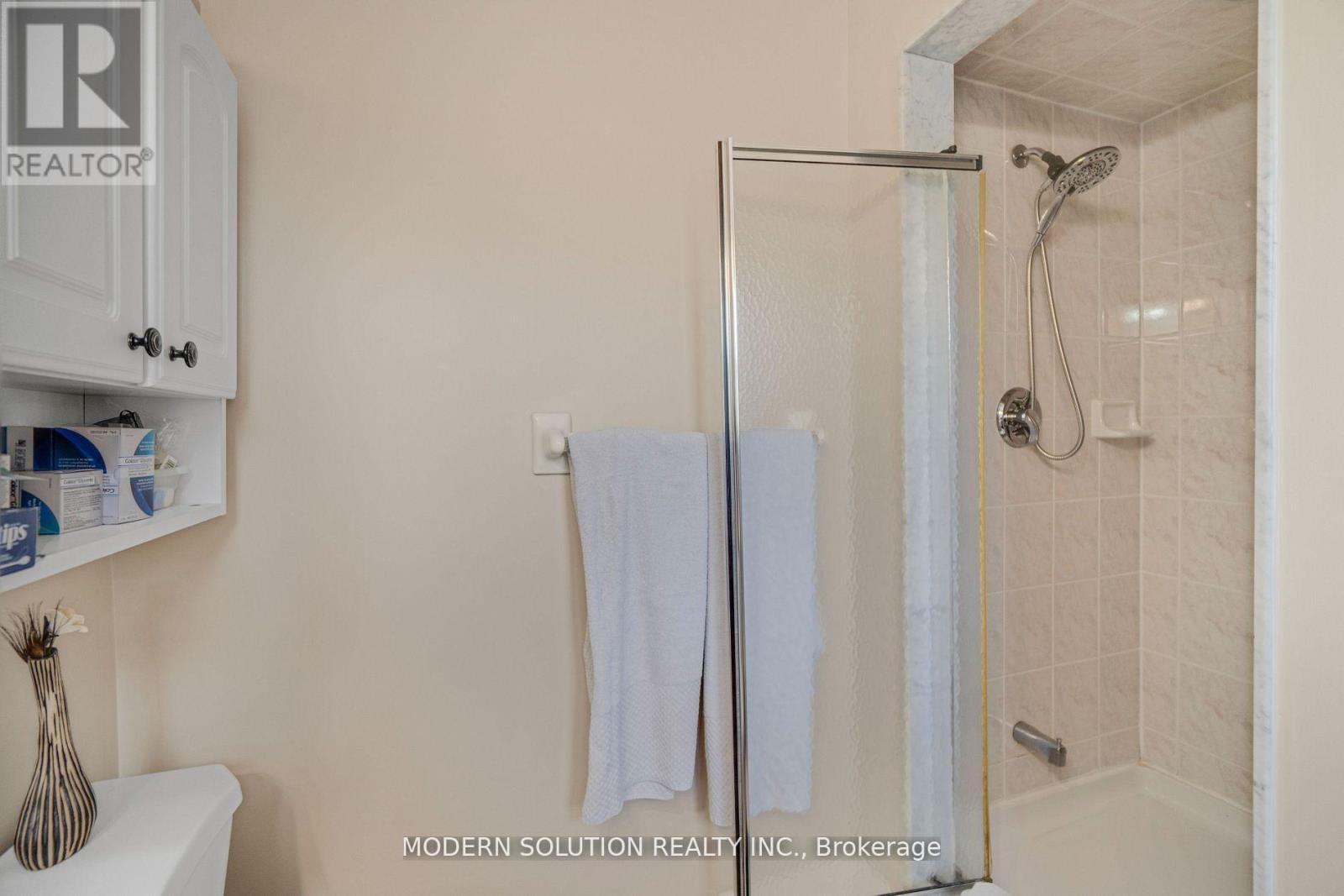 552 Wildgrass Road, Mississauga, ON - Indoor Photo Showing Bathroom