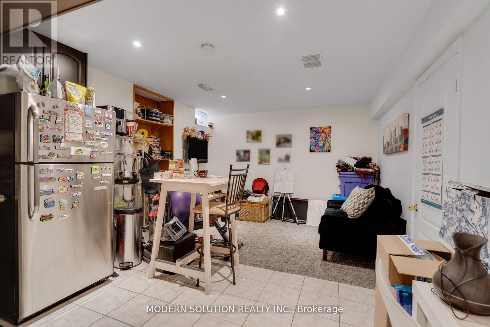 552 Wildgrass Road, Mississauga, ON - Indoor