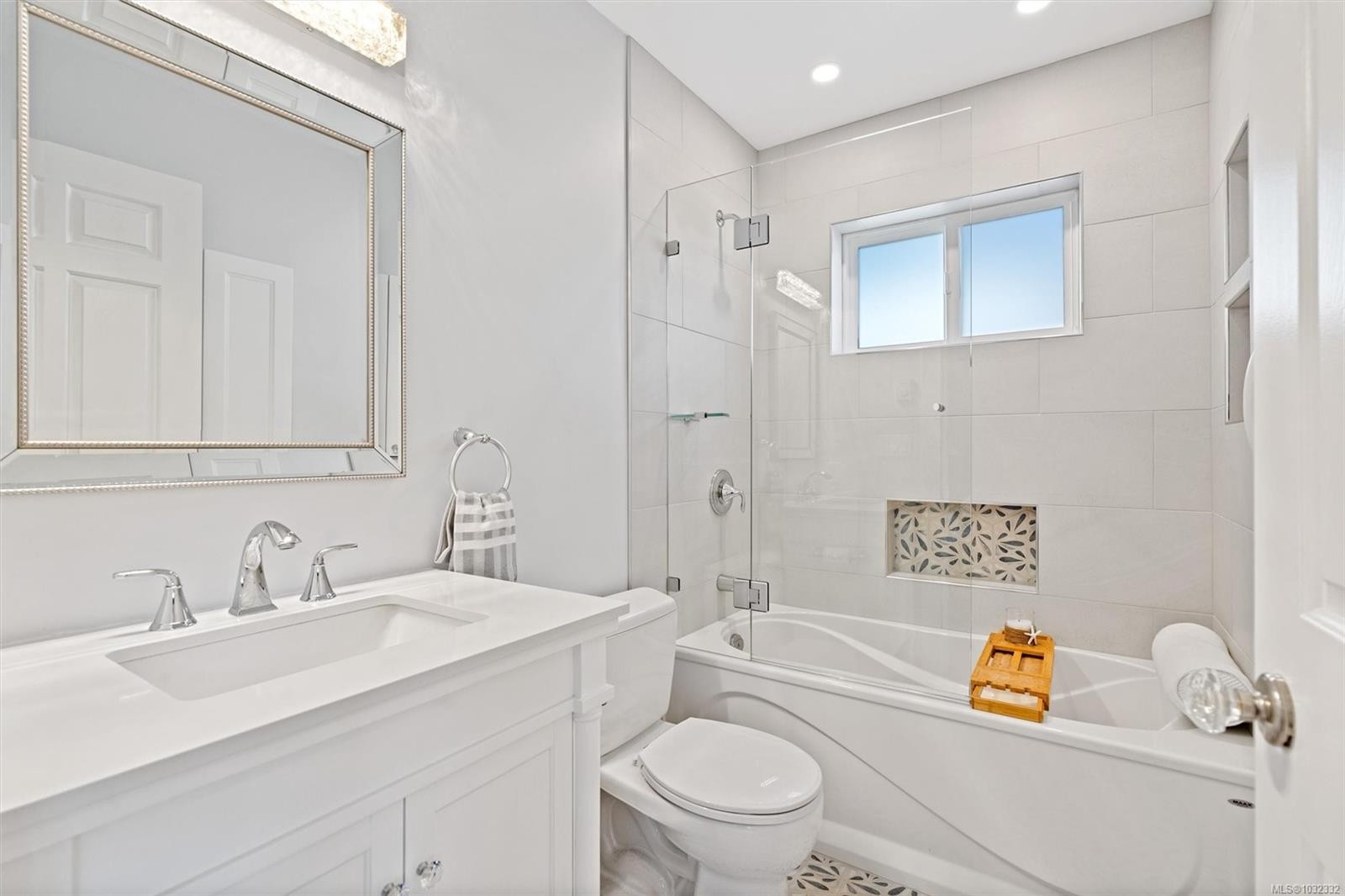 2590 Sinclair Rd, Saanich, BC
