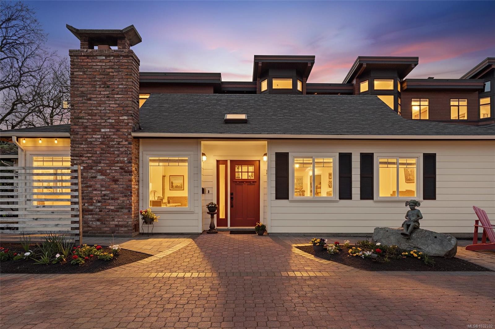 2590 Sinclair Rd, Saanich, BC