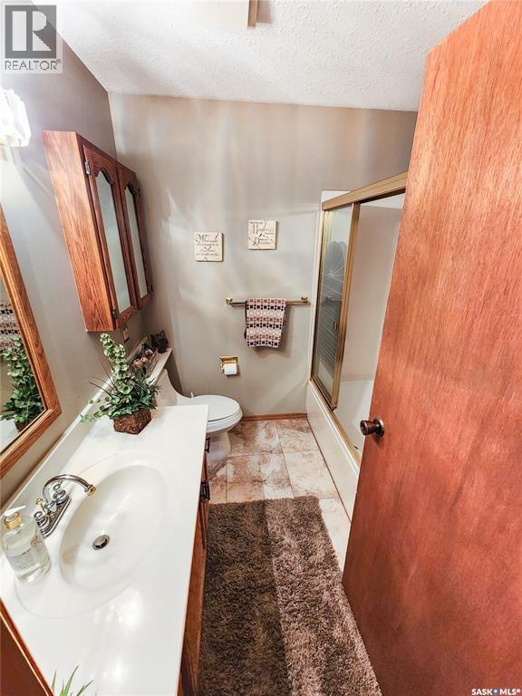 3069 Sherman Drive, Prince Albert, SK - Indoor Photo Showing Bathroom