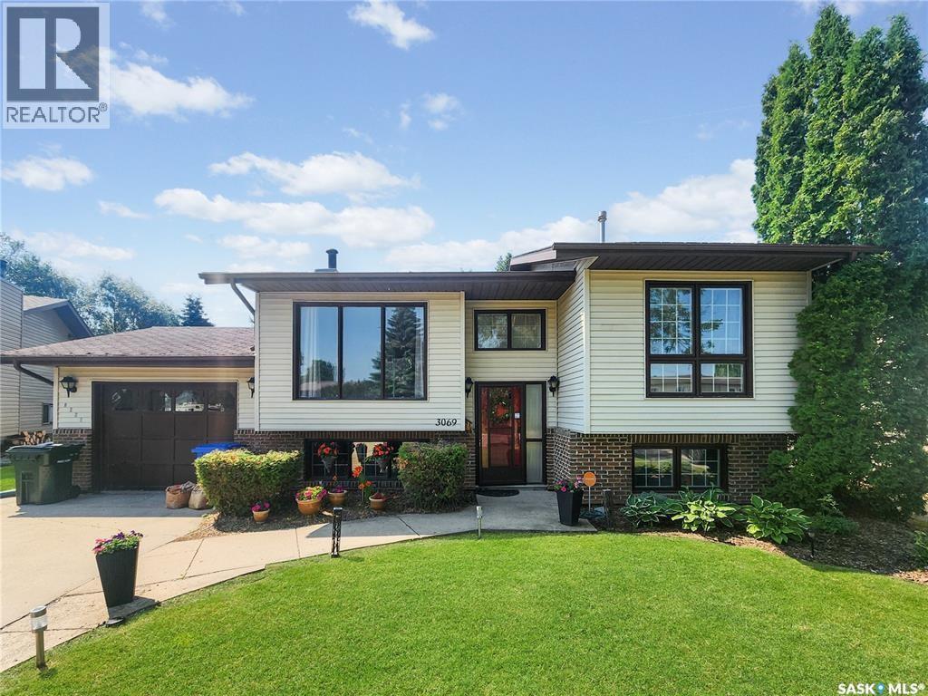 3069 Sherman Drive, Prince Albert, SK - Outdoor With Facade