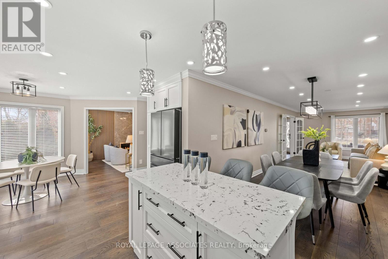33 Hutton Crescent, Caledon, ON - Indoor Photo Showing Dining Room