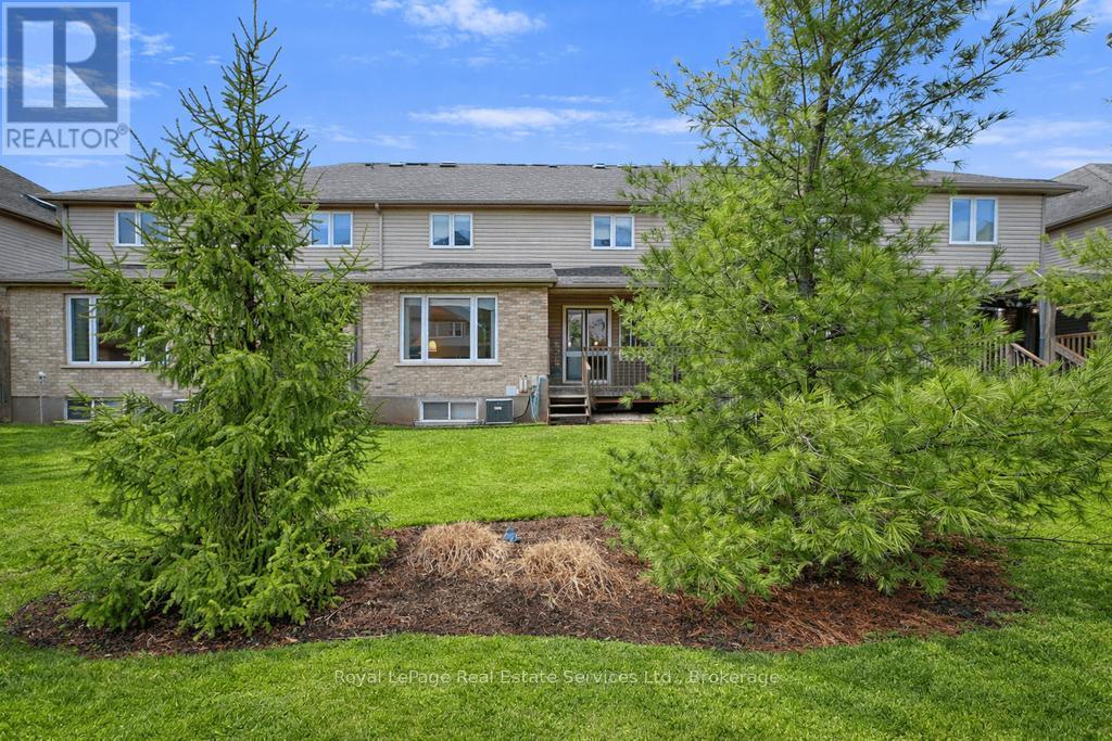 11 - 255 Summerfield Drive, Guelph (Pineridge/Westminster Woods), ON - Outdoor