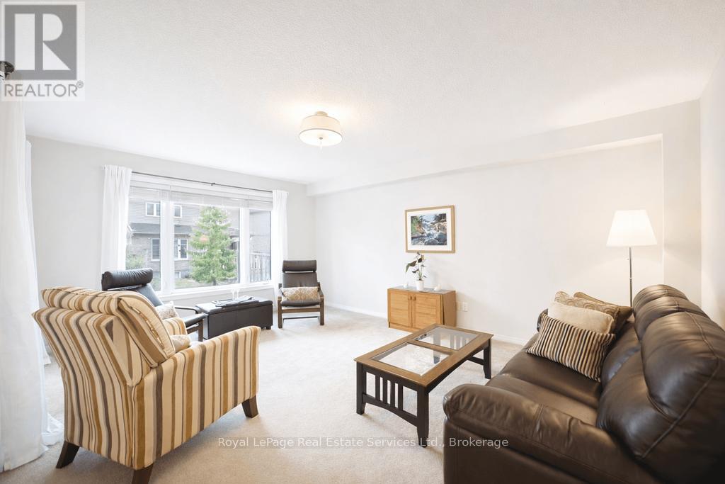 11 - 255 Summerfield Drive, Guelph (Pineridge/Westminster Woods), ON - Indoor Photo Showing Living Room
