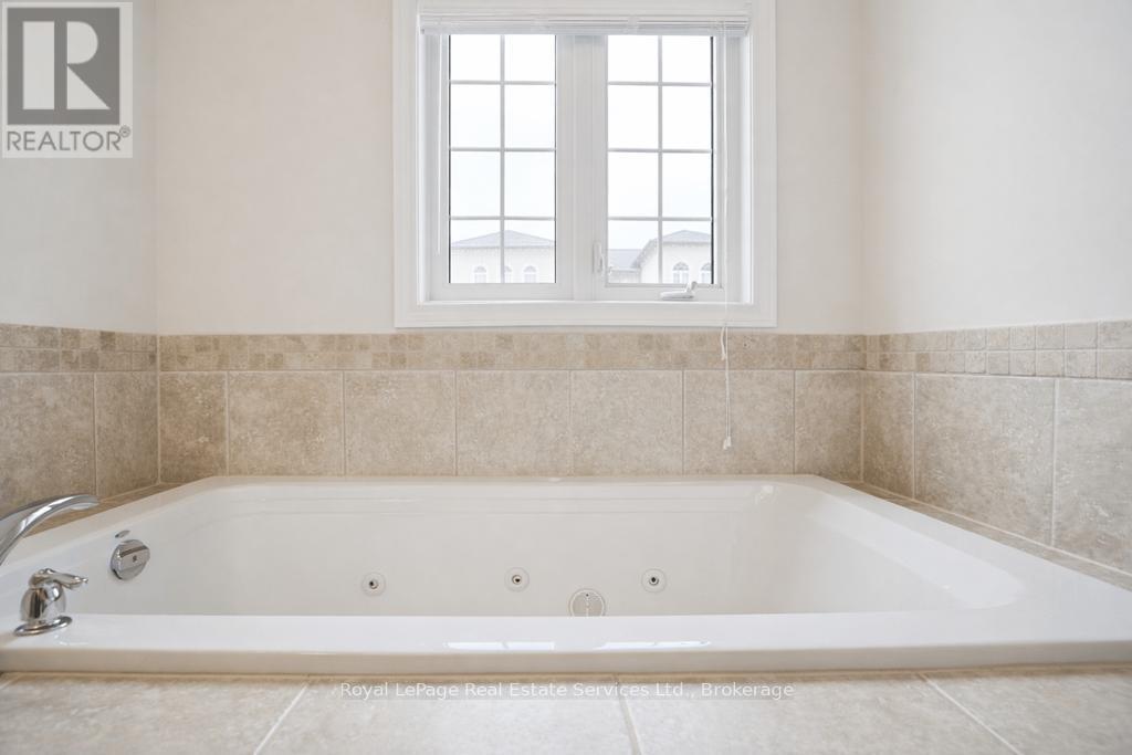 11 - 255 Summerfield Drive, Guelph (Pineridge/Westminster Woods), ON - Indoor Photo Showing Bathroom