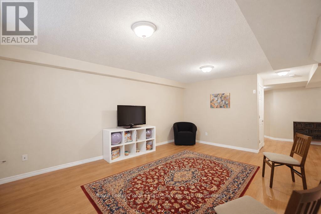 11 - 255 Summerfield Drive, Guelph (Pineridge/Westminster Woods), ON - Indoor