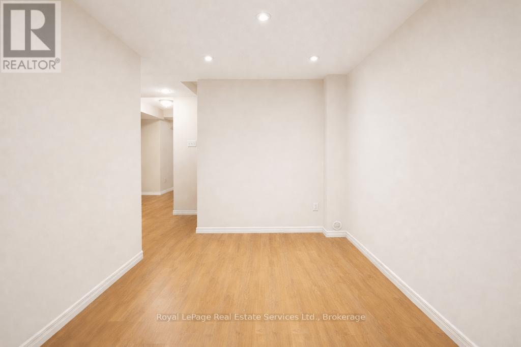 11 - 255 Summerfield Drive, Guelph (Pineridge/Westminster Woods), ON - Indoor Photo Showing Other Room