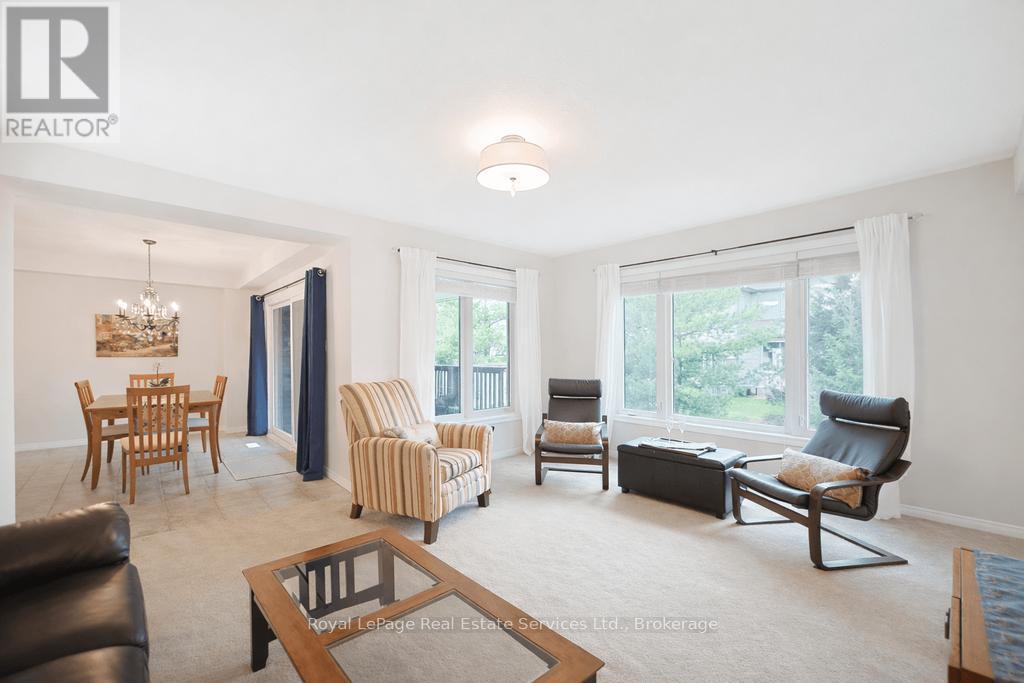 11 - 255 Summerfield Drive, Guelph (Pineridge/Westminster Woods), ON - Indoor Photo Showing Living Room