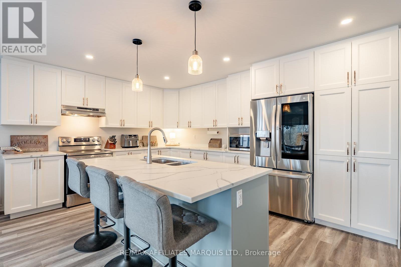 1108 Nicolas Crescent, Cornwall, ON - Indoor Photo Showing Kitchen With Double Sink