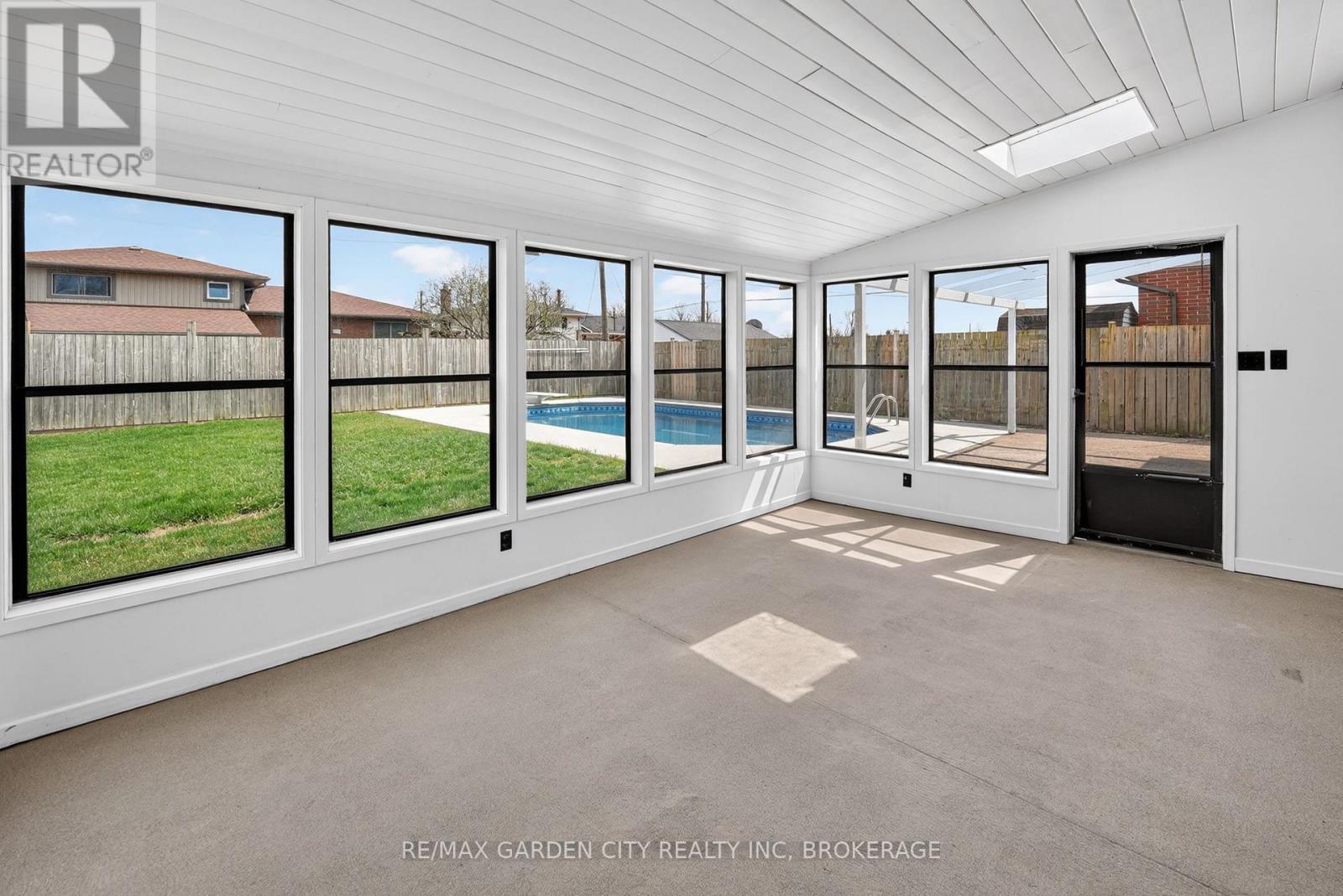 77 Balmoral Avenue, Welland (Lincoln/Crowland), ON - Indoor Photo Showing Other Room