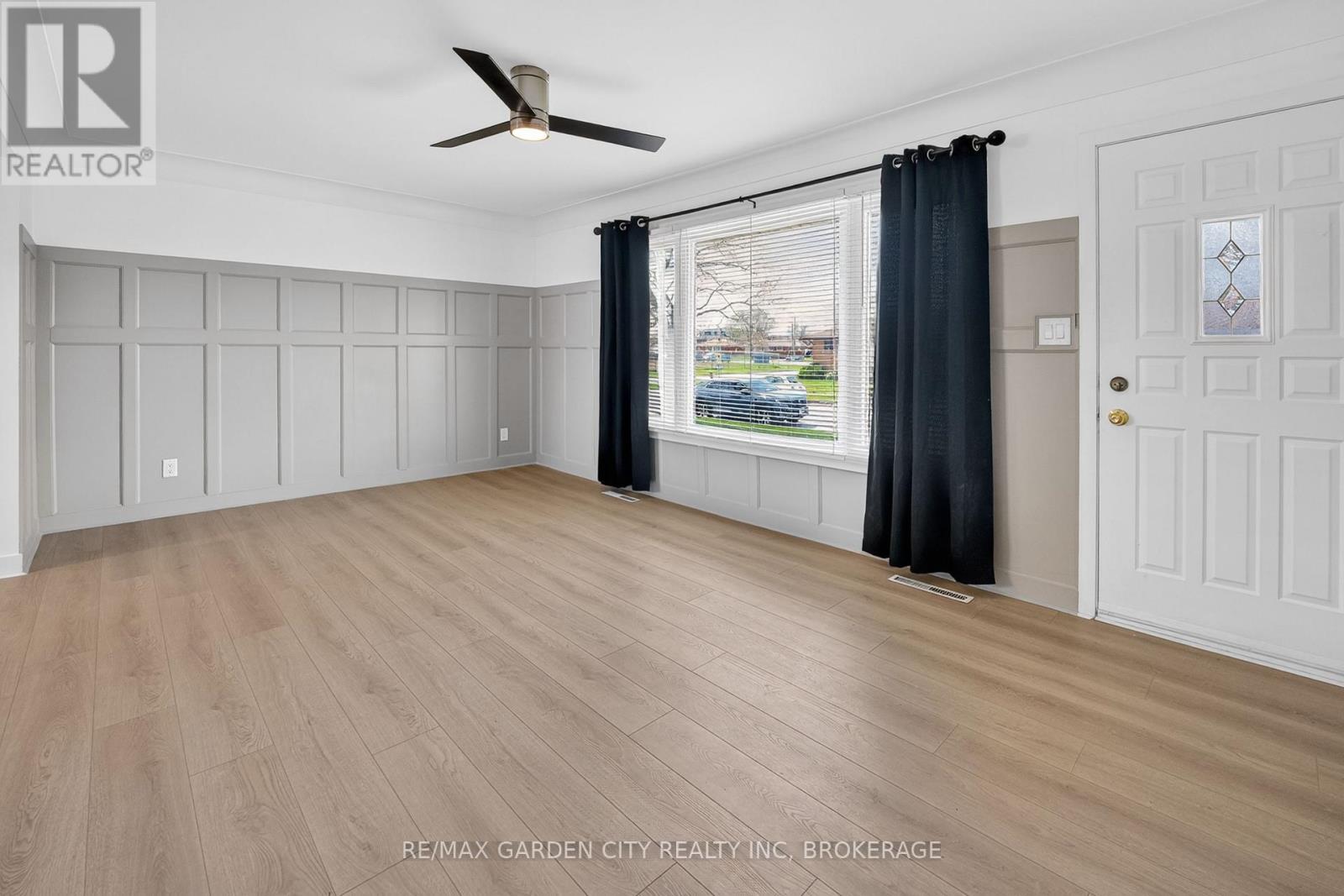 77 Balmoral Avenue, Welland (Lincoln/Crowland), ON - Indoor Photo Showing Other Room